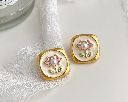 Alia Lotus Pearl Studs